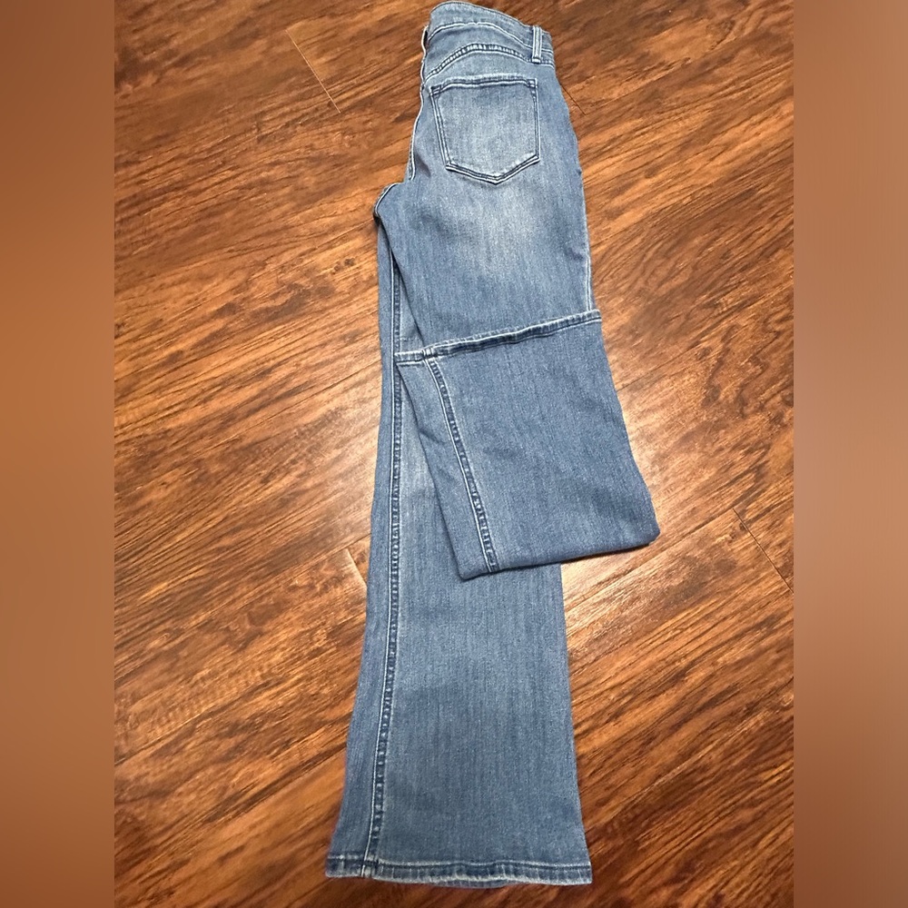 New Old Navy, high rise flare denim jeans, size 4.
